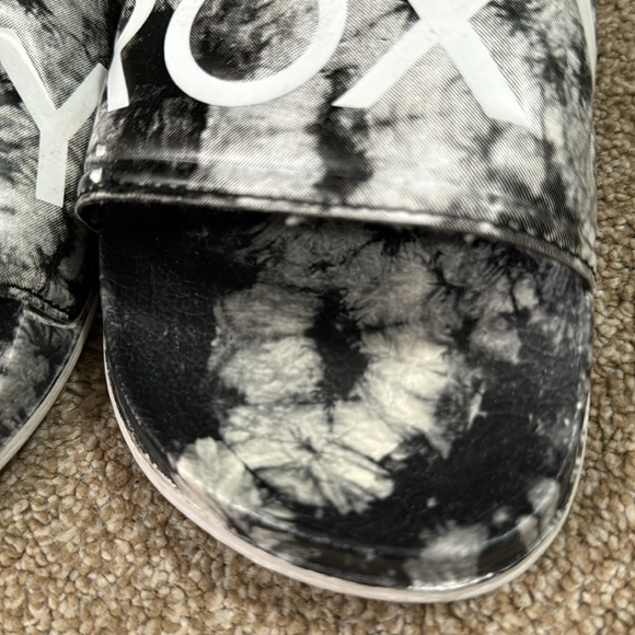 Roxy slides - Picture 4 of 5